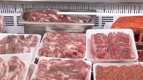 VIDEO Scumpirile vin înainte de sărbători. Oamenii de abia se descurcă